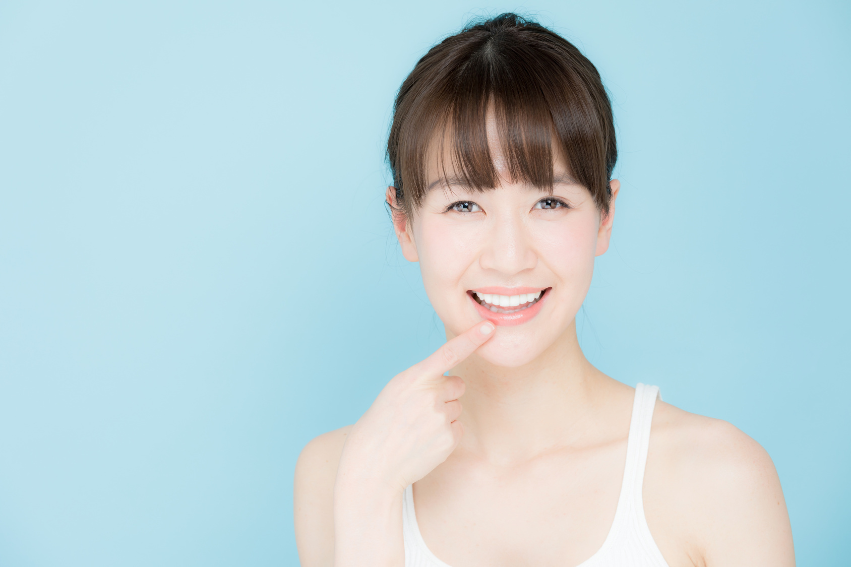 歯が白い女性